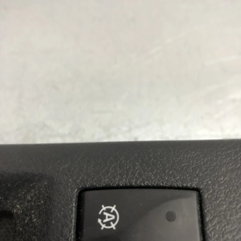 Consola centrala / Dacia Sandero Sandero B90 2016 / Interior