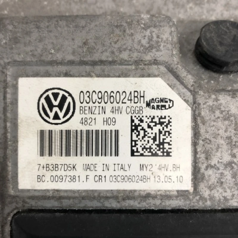 Calculator motor ecu / Volkswagen Polo 6R 2010 / Audio si electronice