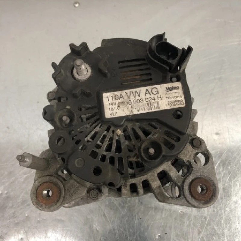 Alternator / Volkswagen Polo 6R 2010 / Motor, racire si evacuare