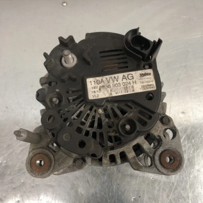 Alternator / Volkswagen Polo 6R 2010 / Motor, racire si evacuare