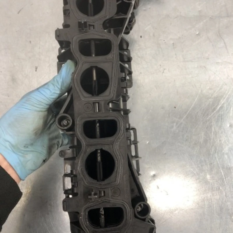 Galerie de admisie / BMW Seria 5 F11 2011 / Motor, racire si evacuare