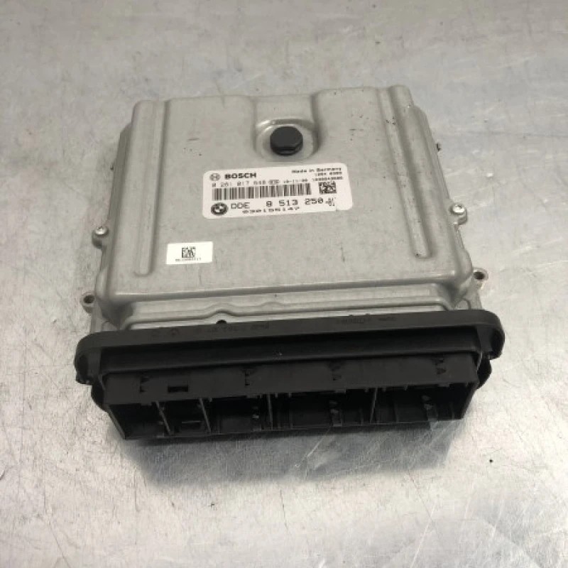 Calculator motor ecu BMW Seria 5 F11 2010