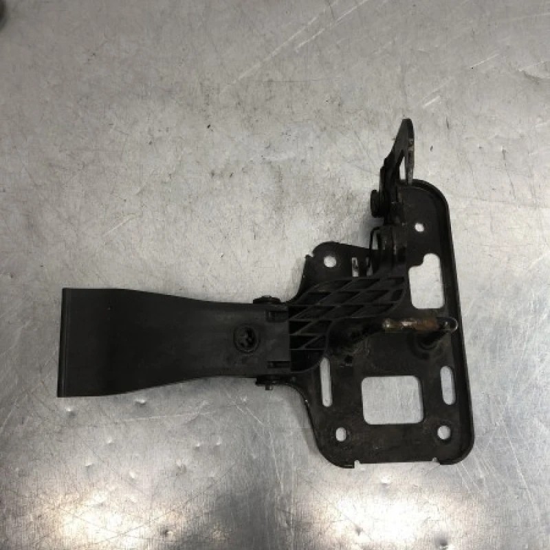 Incuietoare capota Audi A4 B8 2010