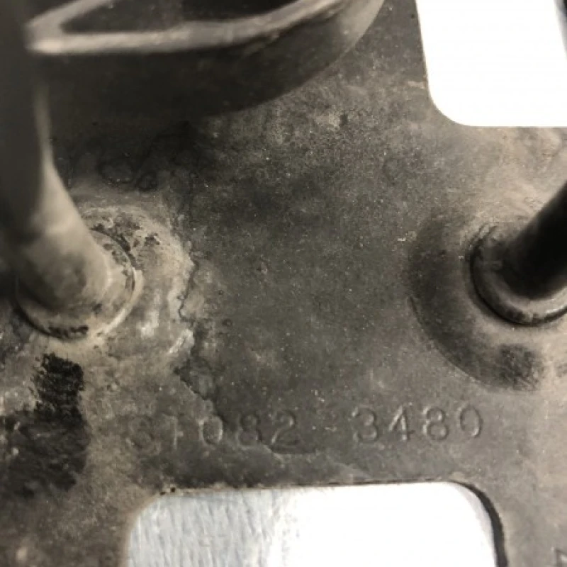 Incuietoare capota / Audi A4 B8 2010 / Caroserie, oglinzi si faruri