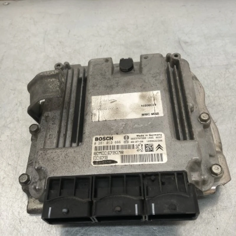 Calculator motor ecu Mitsubishi 