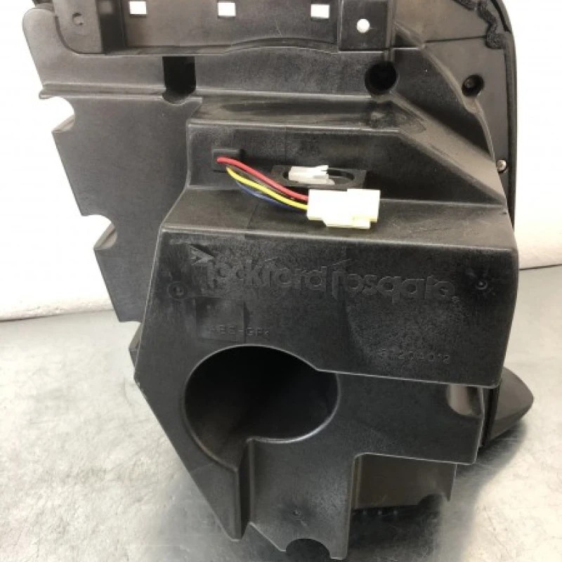 Boxa difuzor bas / Mitsubishi Outlander Outlander 2011 / Audio si electronice