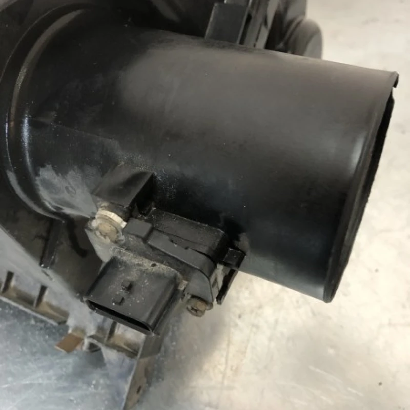 Carcasa filtru aer / Nissan   2009 / Motor, racire si evacuare