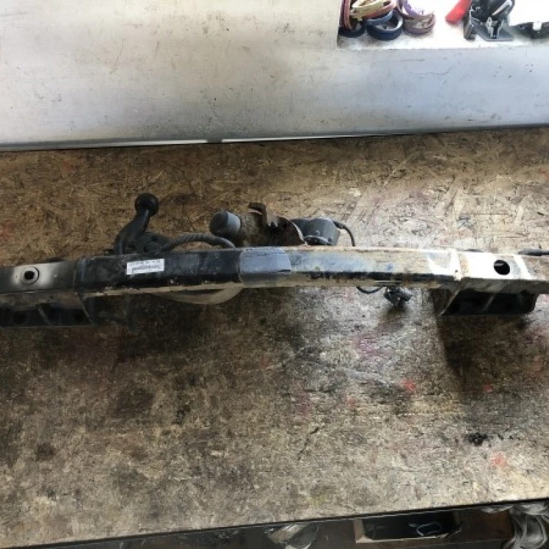 Carlig remorcare / BMW Seria 3 E91 LCI 2011 / Caroserie, oglinzi si faruri