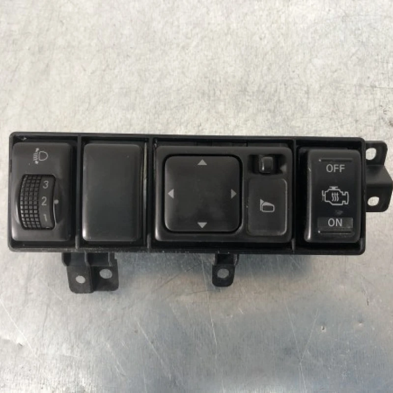 Buton reglaj oglinzi / Nissan   2009 / Audio si electronice