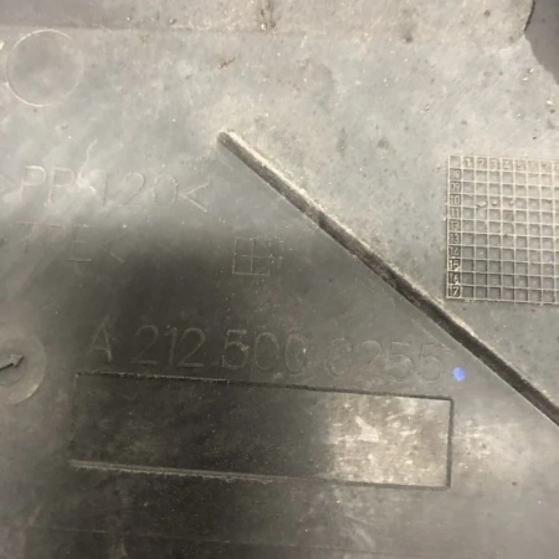 Capac radiatoare / Mercedes-Benz E Class W212 2010 / Caroserie, oglinzi si faruri
