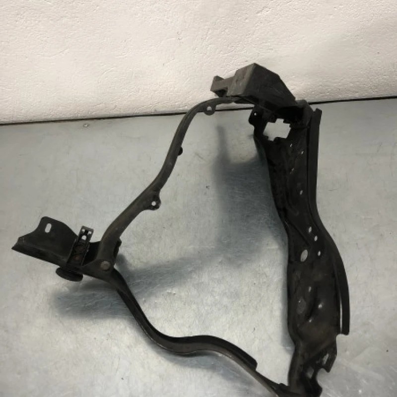 Suport far dreapta / Mercedes-Benz E Class W212 2010 / Caroserie, oglinzi si faruri