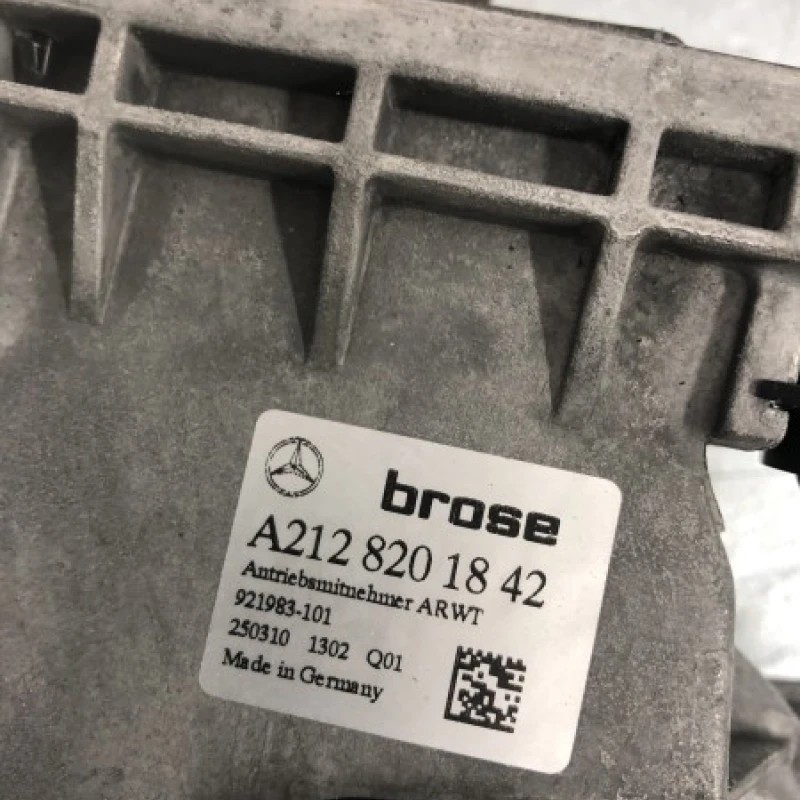 Motor deschidere haion / Mercedes-Benz E Class W212 2010 / Caroserie, oglinzi si faruri