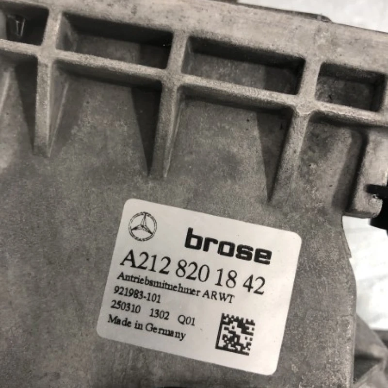 Motor deschidere haion / Mercedes-Benz E Class W212 2010 / Caroserie, oglinzi si faruri