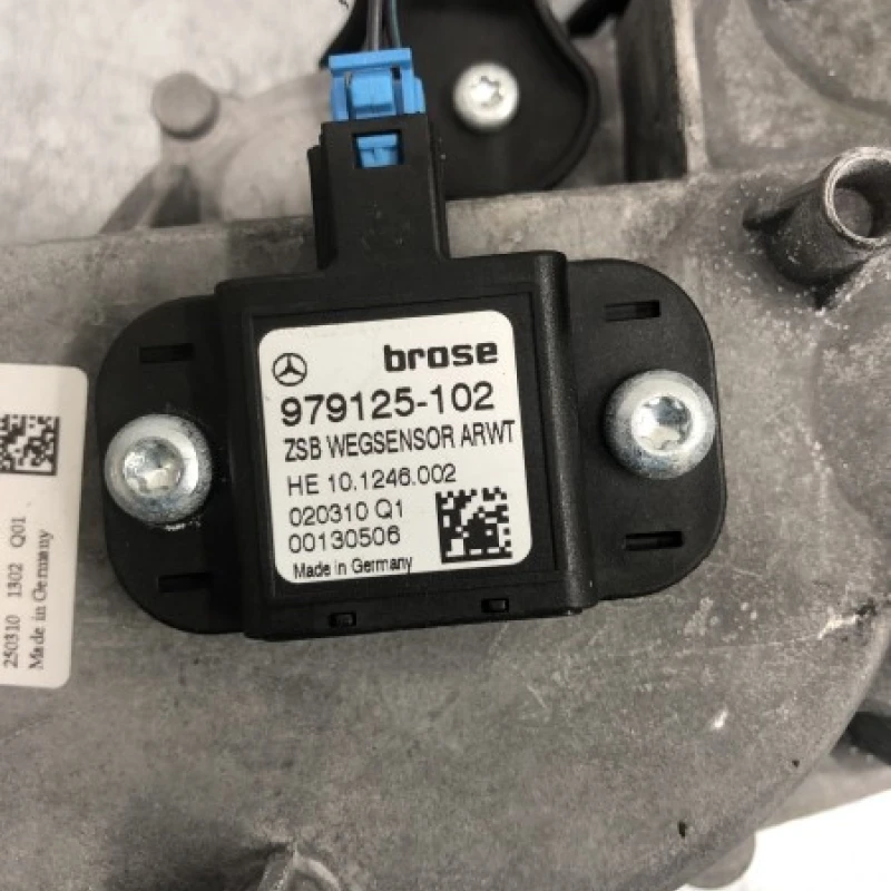 Motor deschidere haion / Mercedes-Benz E Class W212 2010 / Caroserie, oglinzi si faruri