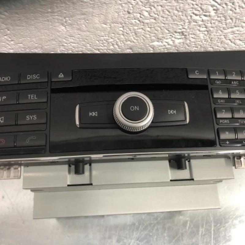 Radio CD / Mercedes-Benz E Class W212 2010 / Audio si electronice