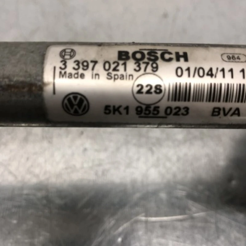 Ansamblu stergatoare cu motoras / Volkswagen Golf MK6 2011 / Caroserie, oglinzi si faruri