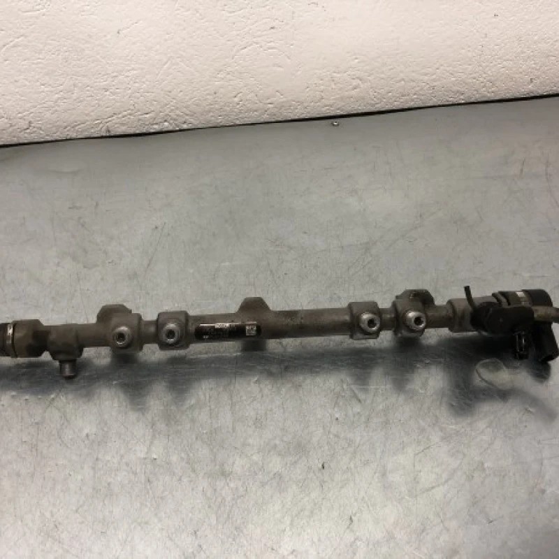 Rampa injectoare cu senzor / Kia Sorento Sorento 2013 / Motor, racire si evacuare