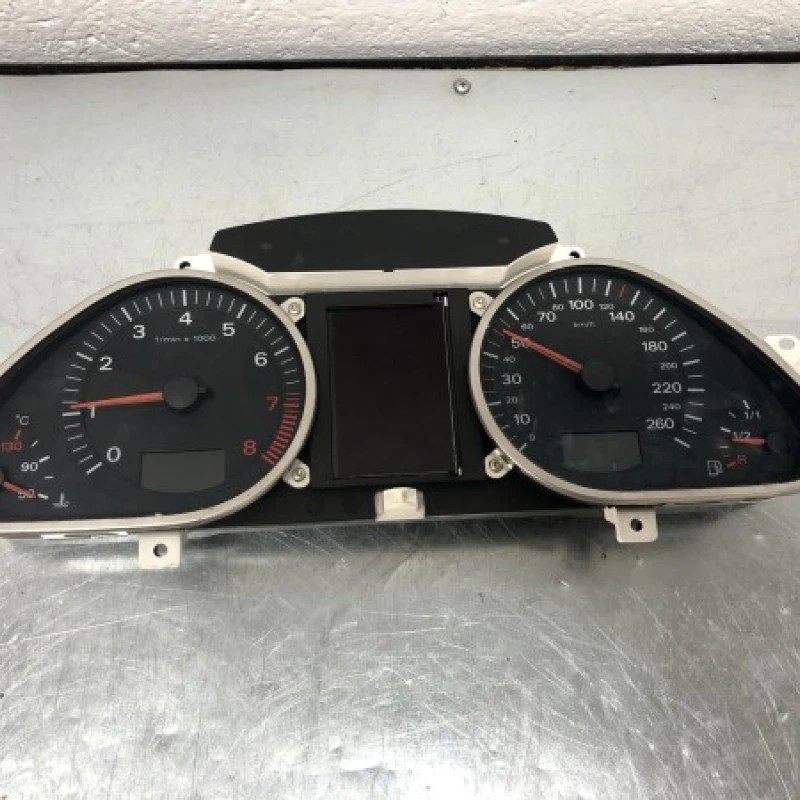 Ceas bord Audi A6 C6 2008