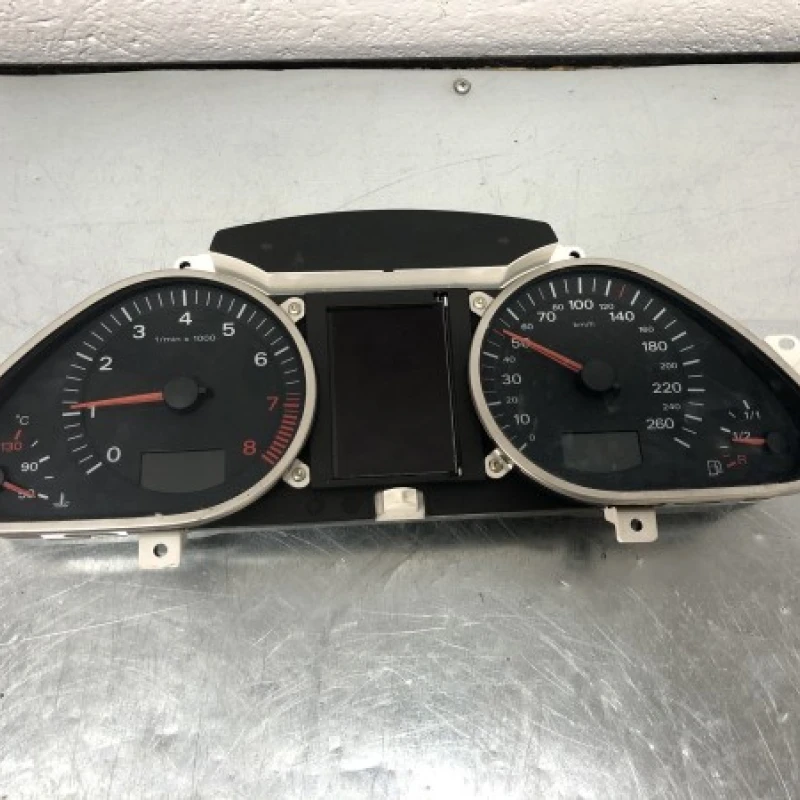 Ceas bord Audi 