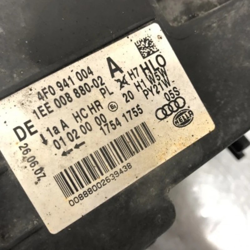 Far dreapta / Audi A6 C6 2008 / Caroserie, oglinzi si faruri