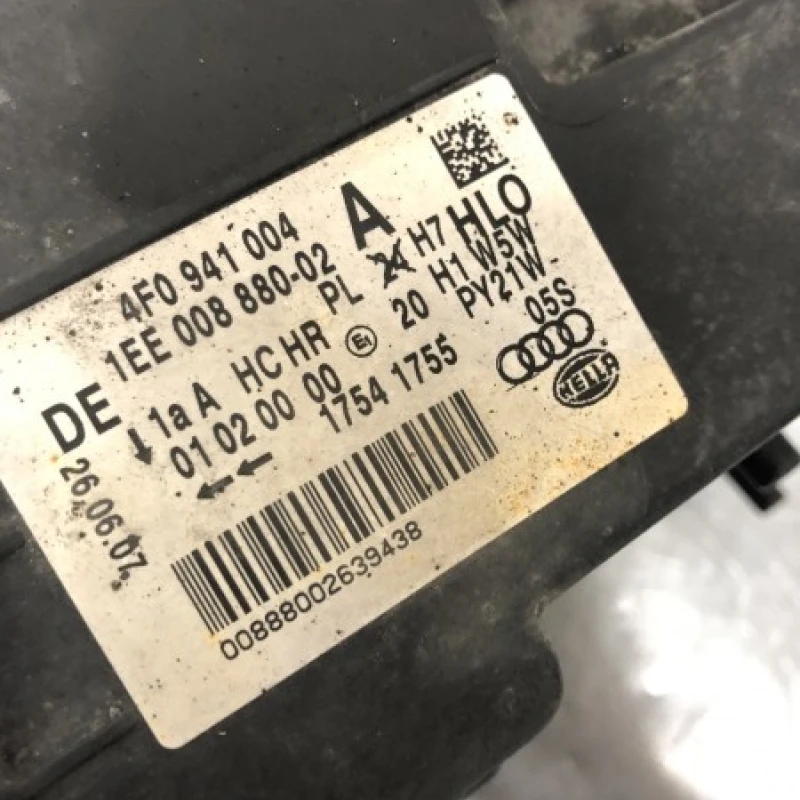 Far dreapta / Audi A6 C6 2008 / Caroserie, oglinzi si faruri