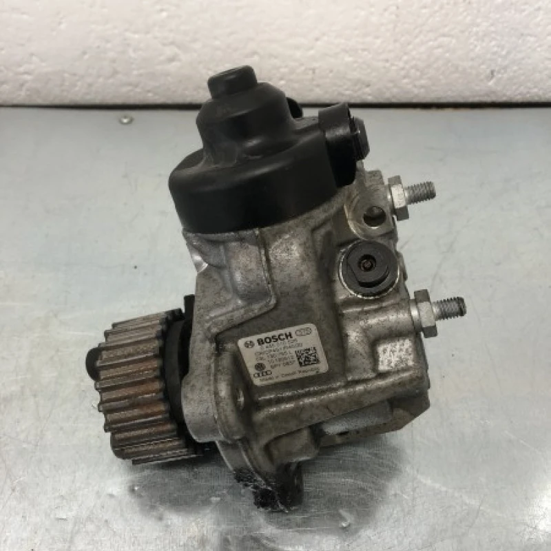 Pompa de injectie inalte / Volkswagen Passat B7 2013 / Motor, racire si evacuare