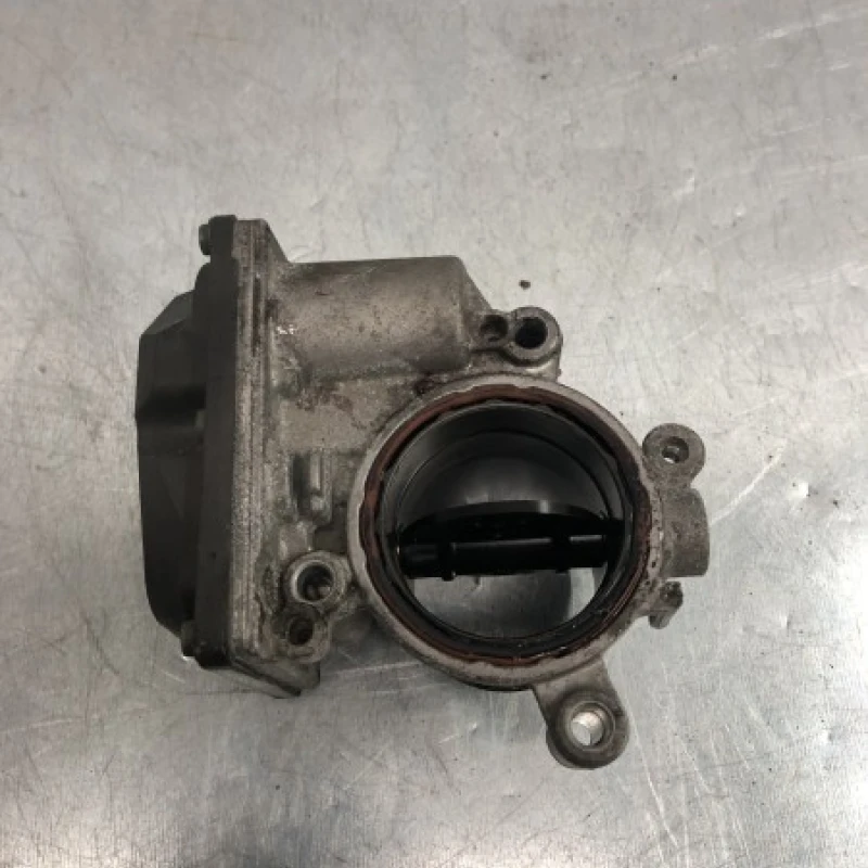 Clapeta de acceleratie / Volkswagen Passat B7 2012 / Motor, racire si evacuare