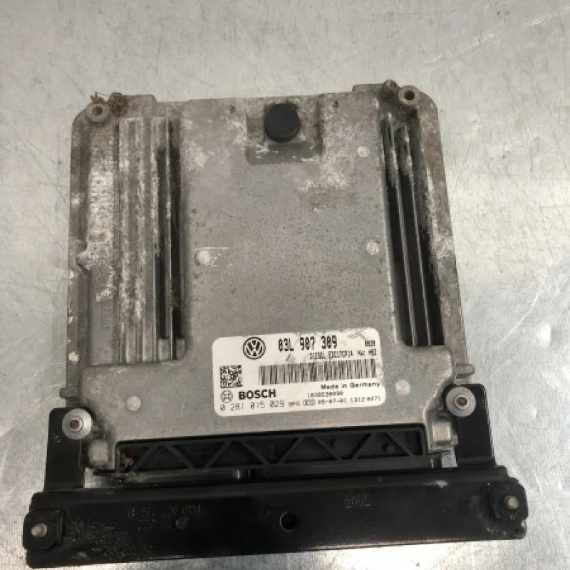 Calculator motor ecu Volkswagen 