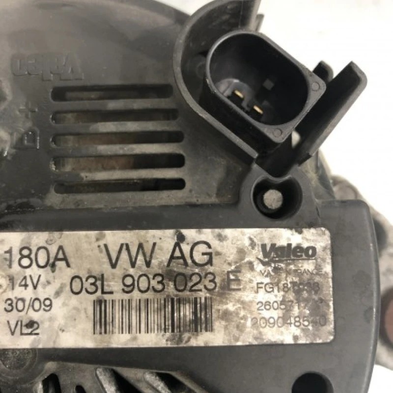 Alternator / Volkswagen Passat B6 2010 / Motor, racire si evacuare
