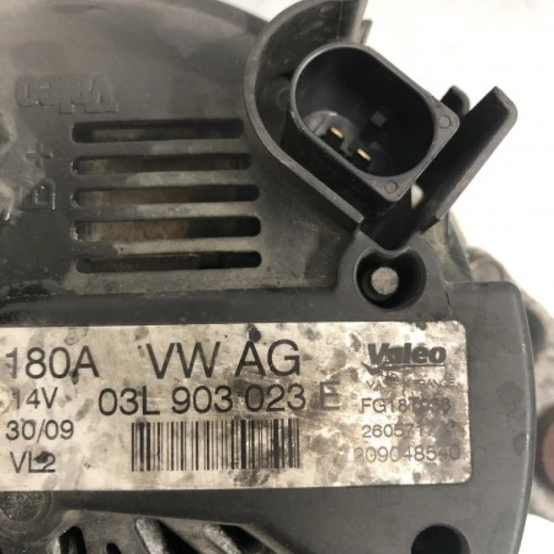 Alternator / Volkswagen Passat B6 2010 / Motor, racire si evacuare