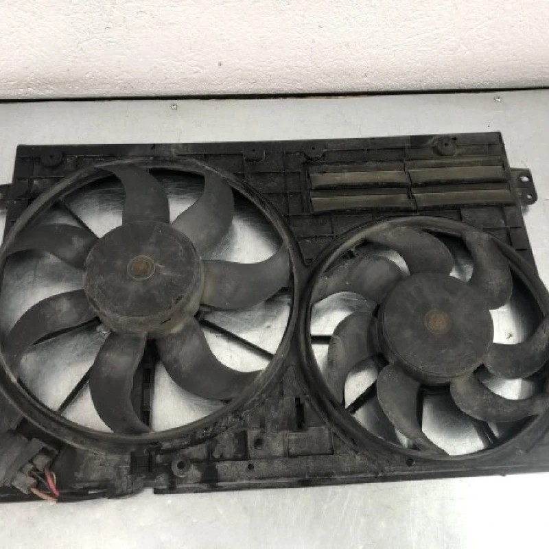 Electroventilator / Volkswagen Passat B7 2011 / Motor, racire si evacuare