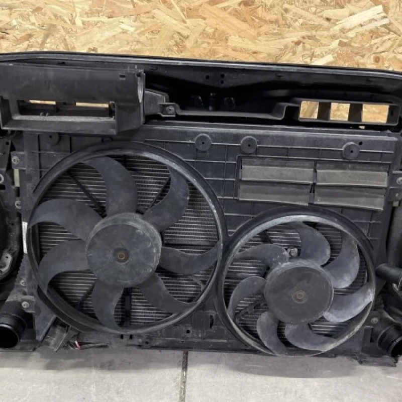 Trager complet cu radiatoare si armatura / Volkswagen Passat B6 2010 / Caroserie, oglinzi si faruri