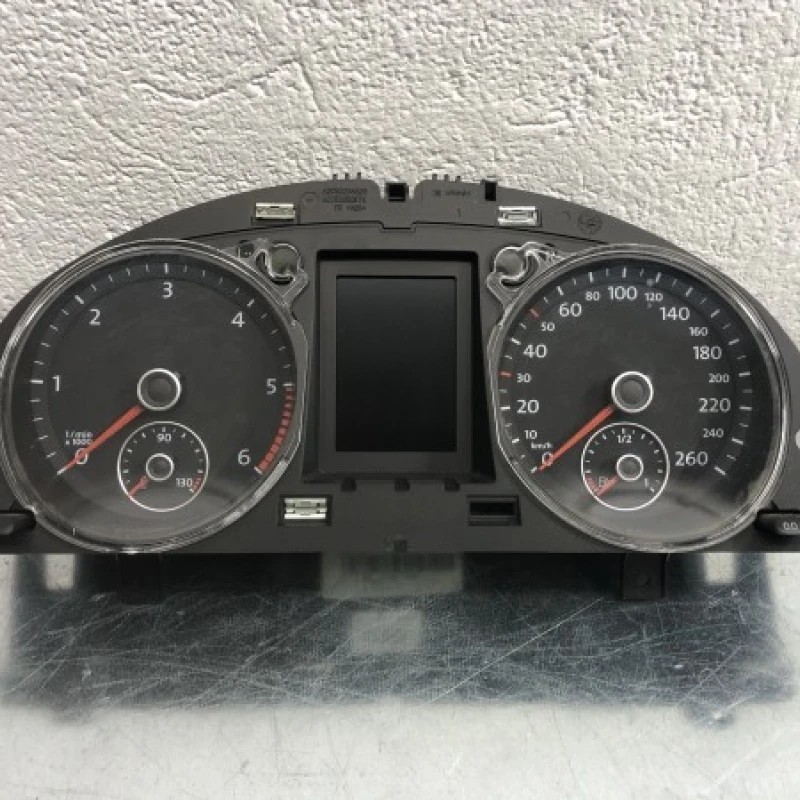 Ceas bord Volkswagen Passat B7 2012