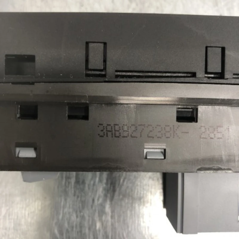 Butoane consola centrala / Volkswagen Passat B7 2012 / Interior