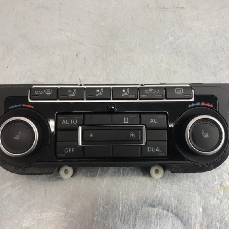 Panou climatronic / Volkswagen Passat B7 2012 / Climatizare