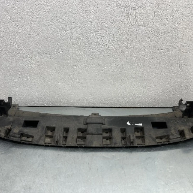 Scut radiatoare / Ford Fiesta MK6 2011 / Caroserie, oglinzi si faruri