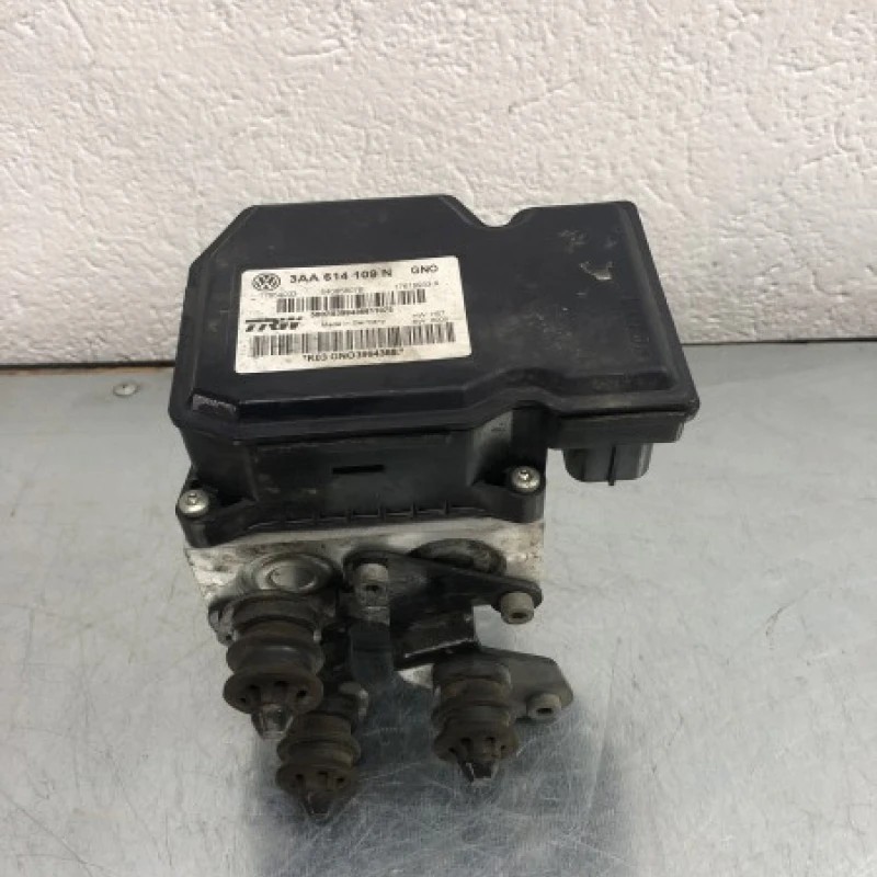 Pompa abs / Volkswagen Passat B7 2012 / Frane