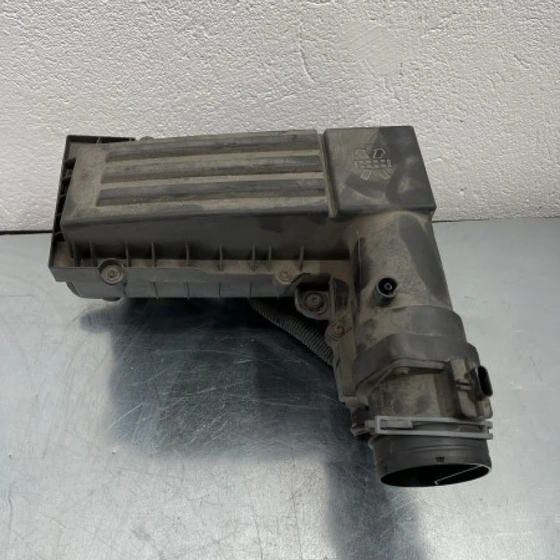 Carcasa filtru aer / Volkswagen Passat B7 2012 / Motor, racire si evacuare