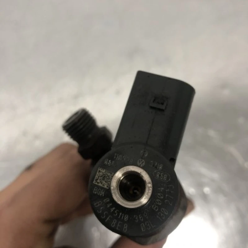 Injector / Volkswagen Passat B7 2011 / Motor, racire si evacuare