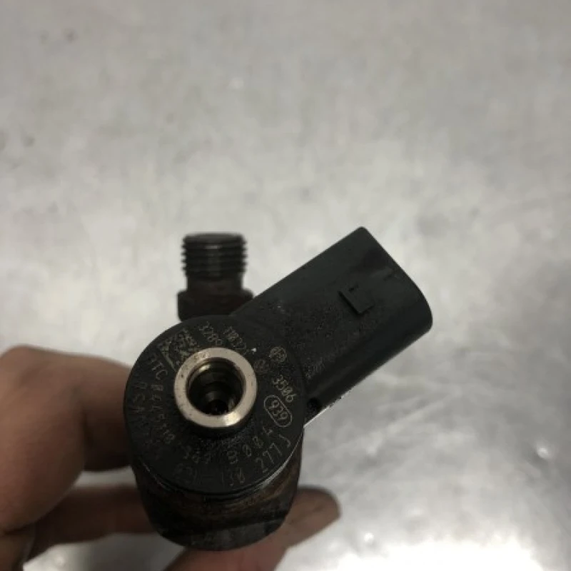 Injector / Volkswagen Passat B7 2011 / Motor, racire si evacuare