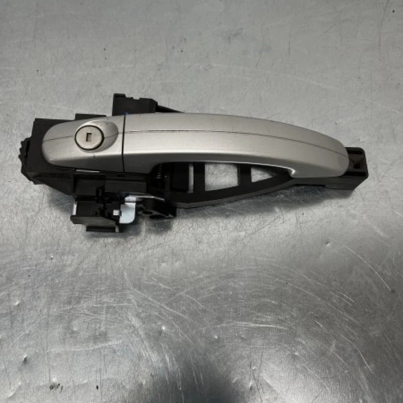 Maner usa stanga fata / Ford Focus MK3 2011 / Caroserie, oglinzi si faruri