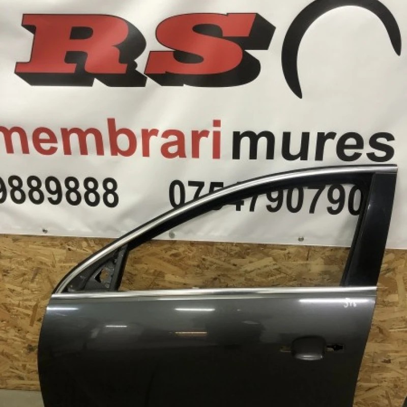 Usa stanga fata / Opel Insignia A 2013 / Caroserie, oglinzi si faruri