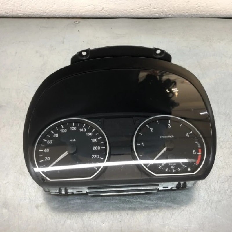 Ceas bord / BMW Seria 1 E87 LCI 2011 / Audio si electronice