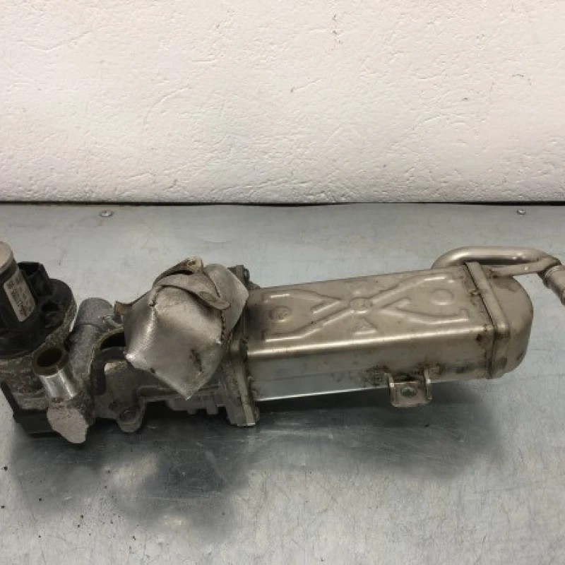 Racitor gaze EGR / Volkswagen Passat B7 2012 / Motor, racire si evacuare