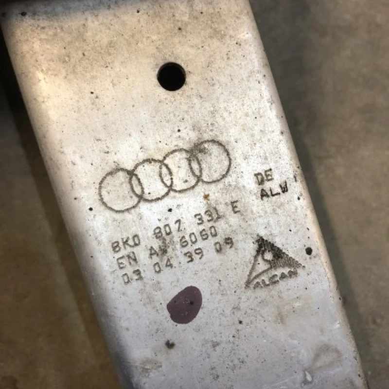 Armatura intaritura bara spate / Audi   2010 / Accesorii roti si capace