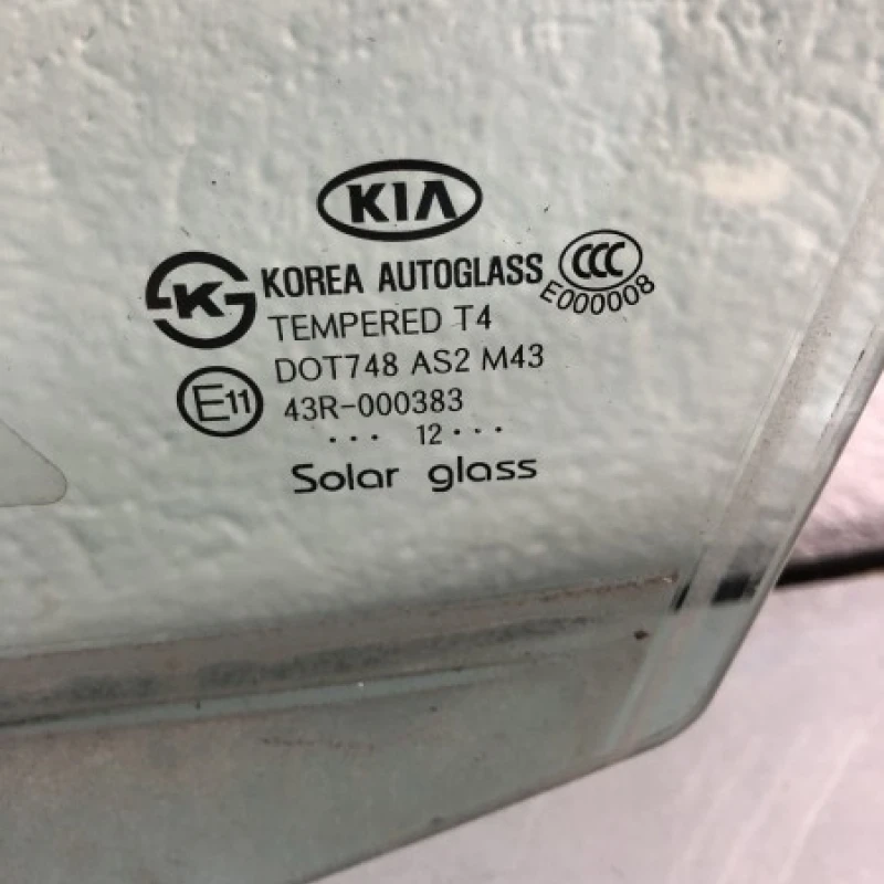 Geam stanga fata / Kia Sorento Sorento 2013 / Caroserie, oglinzi si faruri