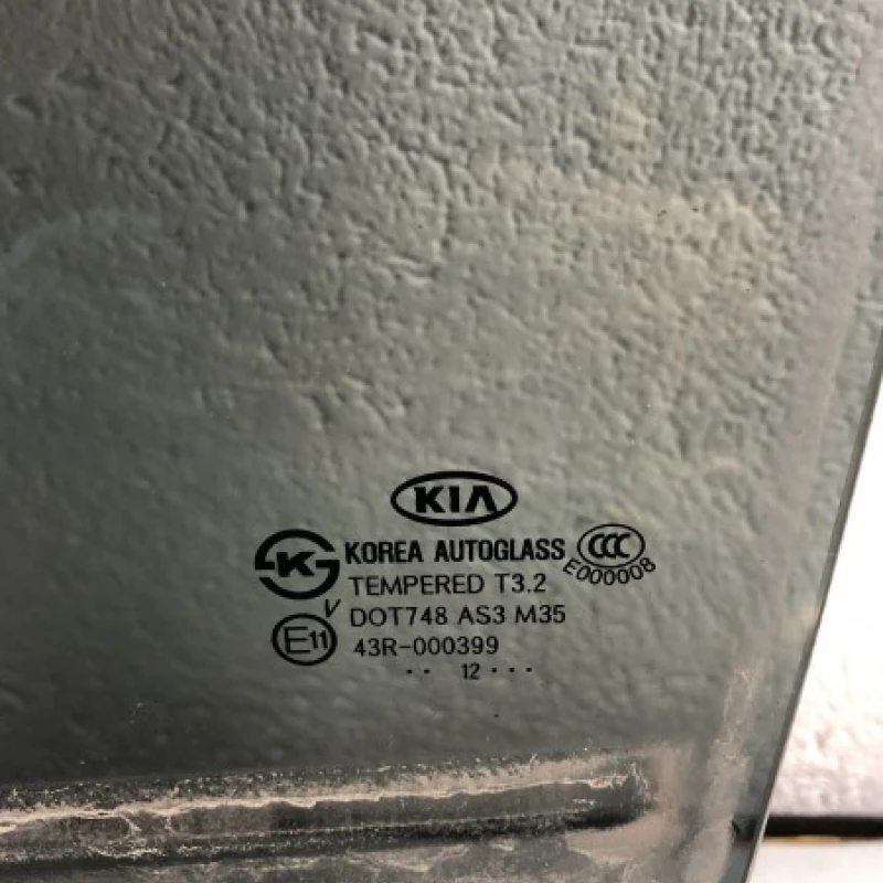 Geam stanga spate / Kia Sorento Sorento 2013 / Caroserie, oglinzi si faruri