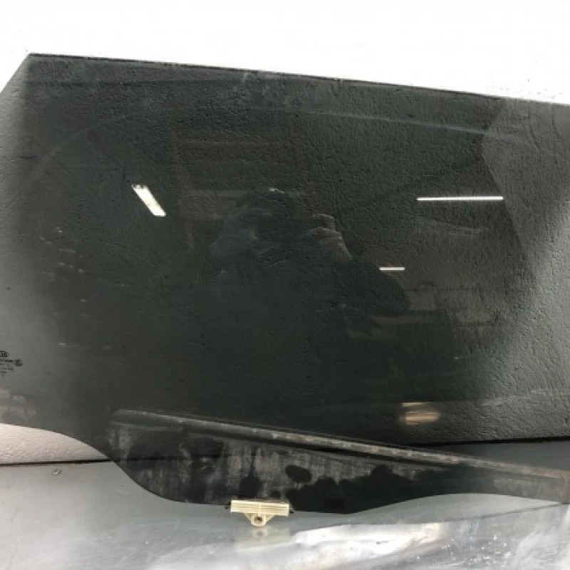 Geam dreapta spate / Kia Sorento Sorento 2013 / Caroserie, oglinzi si faruri