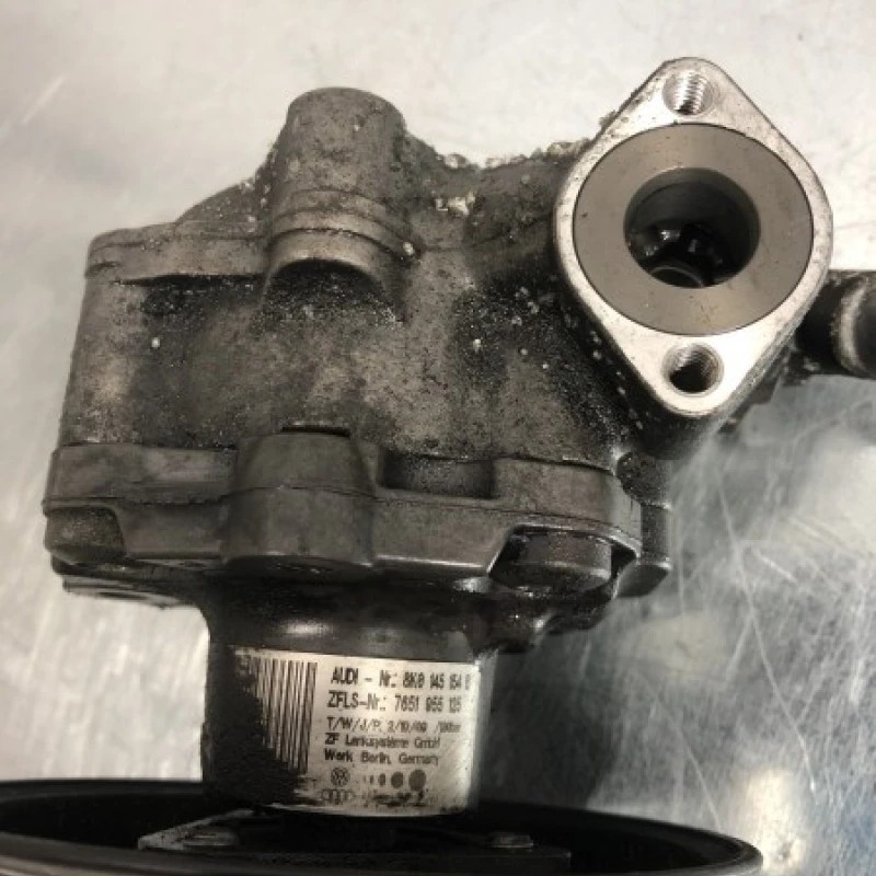Pompa servo / Audi A4 B8 2009 / Directie si suspensie