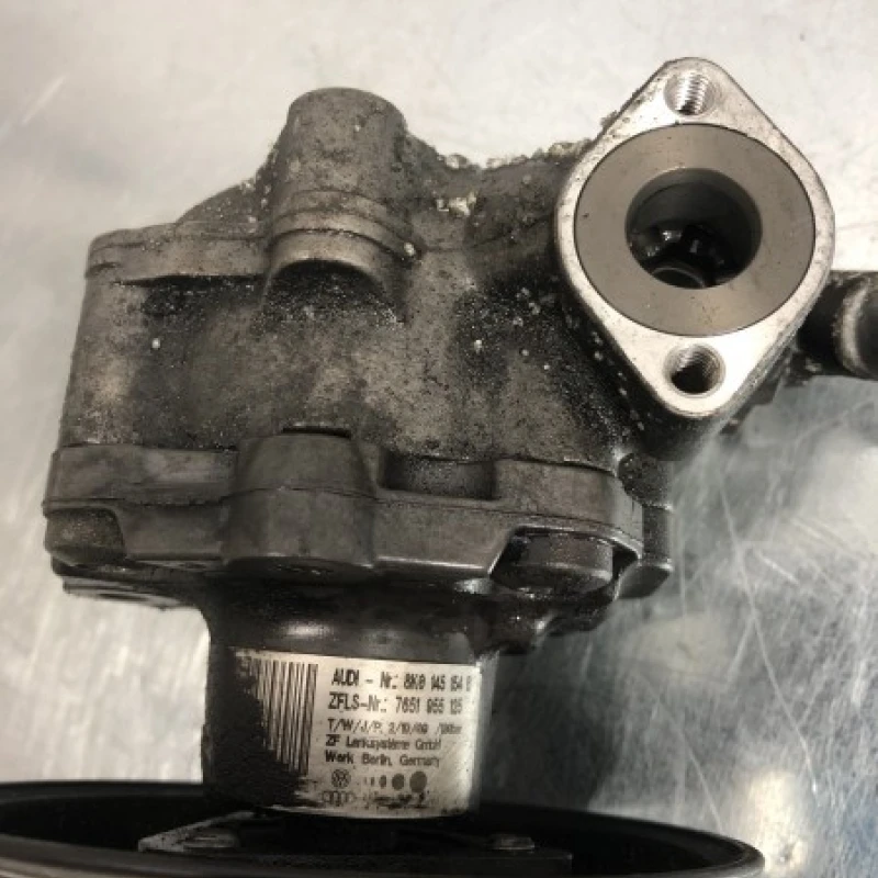 Pompa servo / Audi A4 B8 2009 / Directie si suspensie